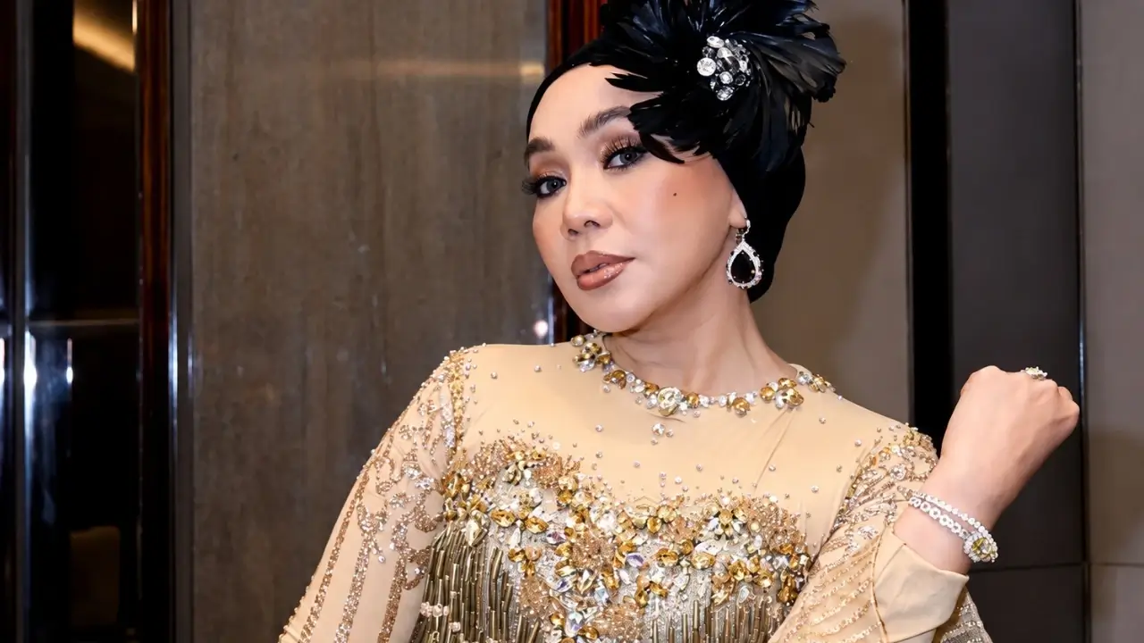 Profil Dewi Gita